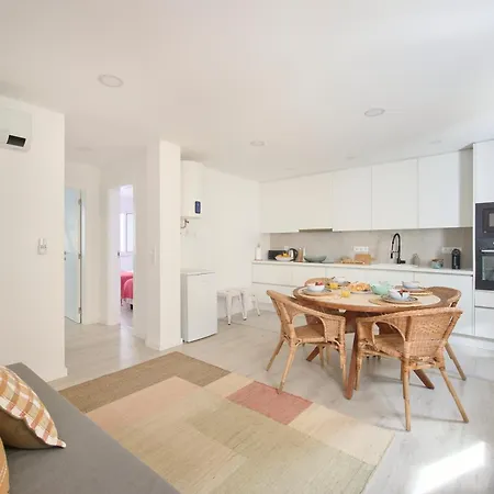 Apartment & Sunny 10m To Beach, By Timecooler *