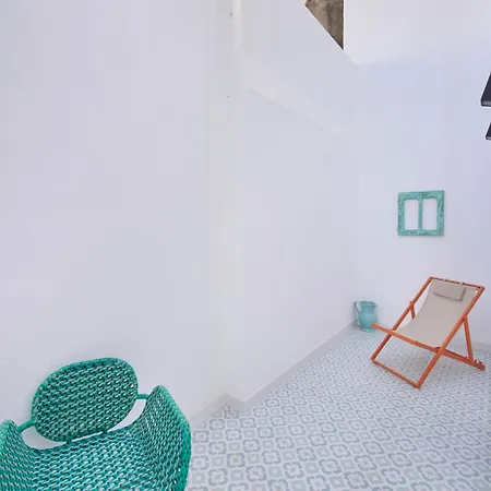 & Sunny 10m To Beach, By Timecooler