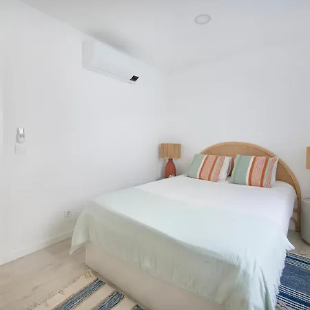 Apartment & Sunny 10m To Beach, By Timecooler