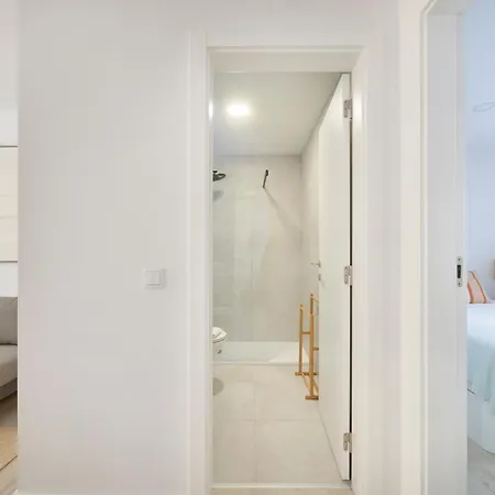 & Sunny 10m To Beach, By Timecooler Setúbal