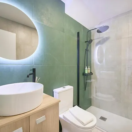 Apartment & Sunny 10m To Beach, By Timecooler Setúbal