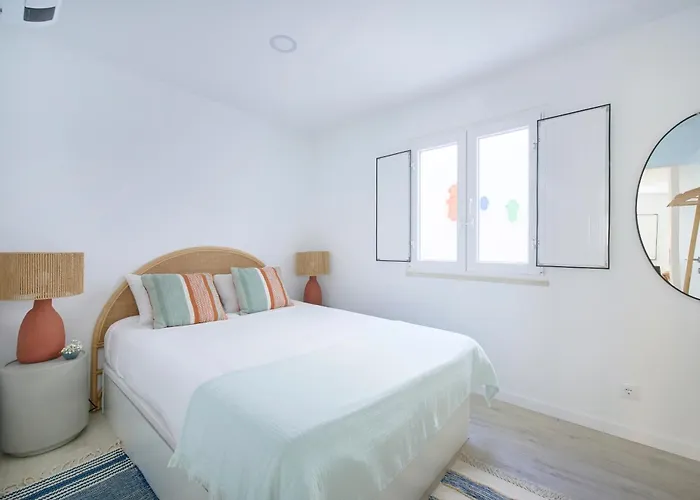 Apartman & Sunny 10m To Beach, By Timecooler Setúbal