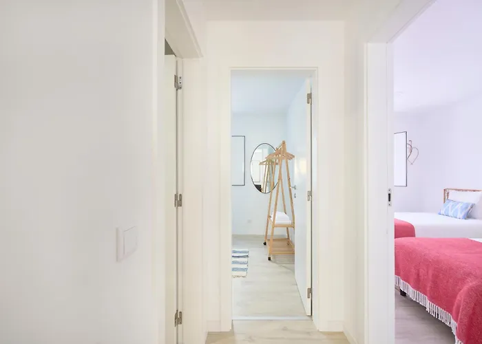Apartman & Sunny 10m To Beach, By Timecooler *