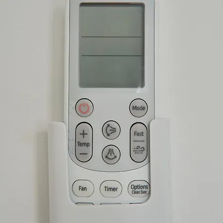 & Sunny 10m To Beach, By Timecooler *