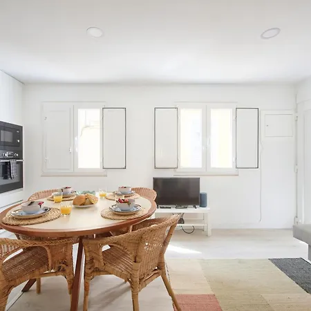 & Sunny 10m To Beach, By Timecooler Apartamento Setúbal