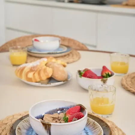 & Sunny 10m To Beach, By Timecooler